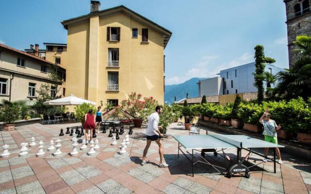 International au Lac Historic Lakeside Hotel