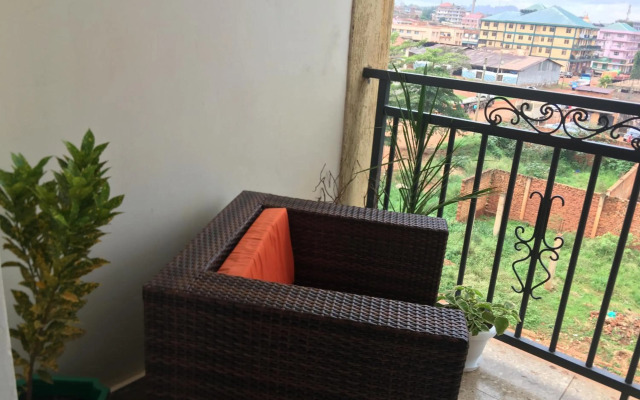 J&R - Lovely two bedroom apartment in Jinja.
