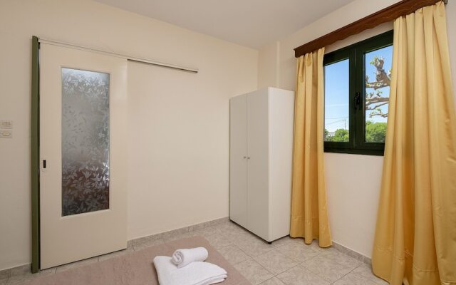 Petrakis Maisonette Near The Sea