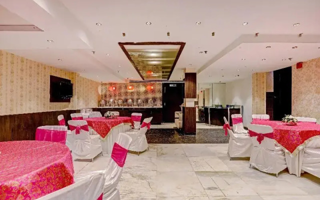 Townhouse OAK Hotel Heaven