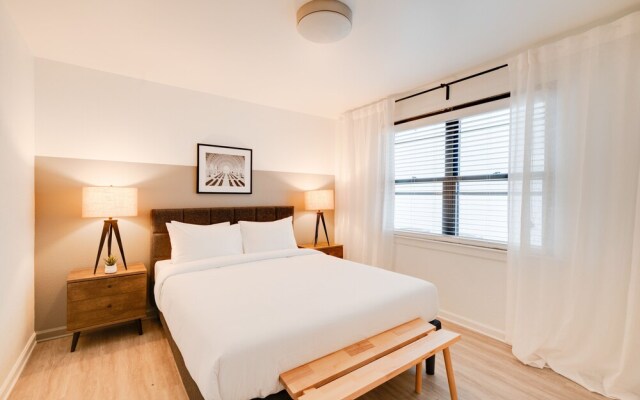 Contemporary Condo Minutes To Downtown Gulch