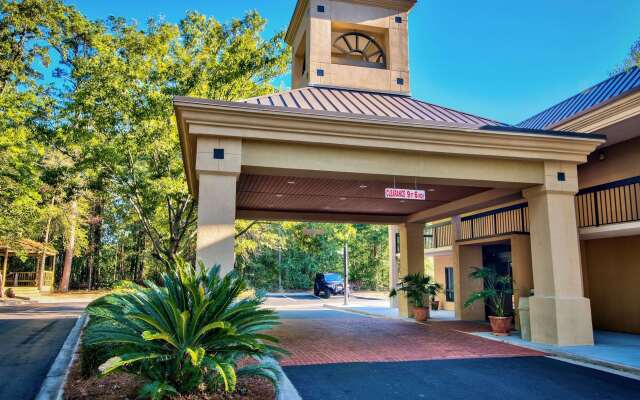 Clarion Inn & Suites