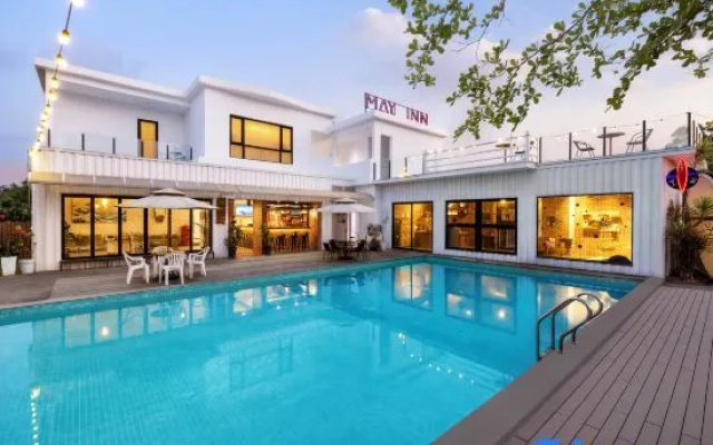 May Inn – Pool – Wanning
