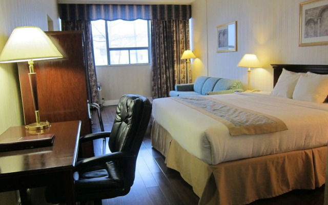 Toronto Plaza Hotel