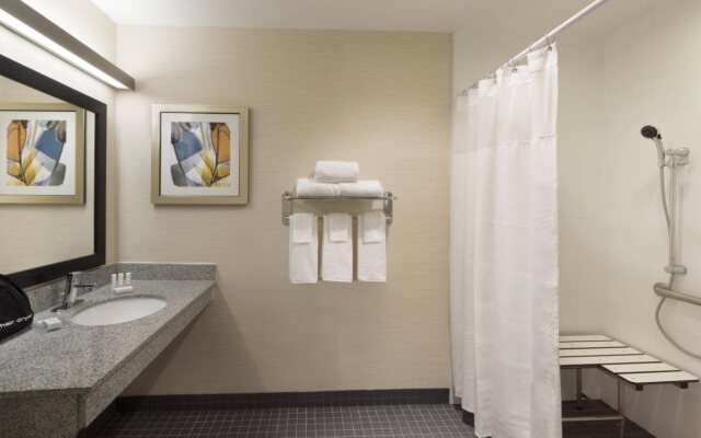 Fairfield Inn & Suites Ottawa Kanata