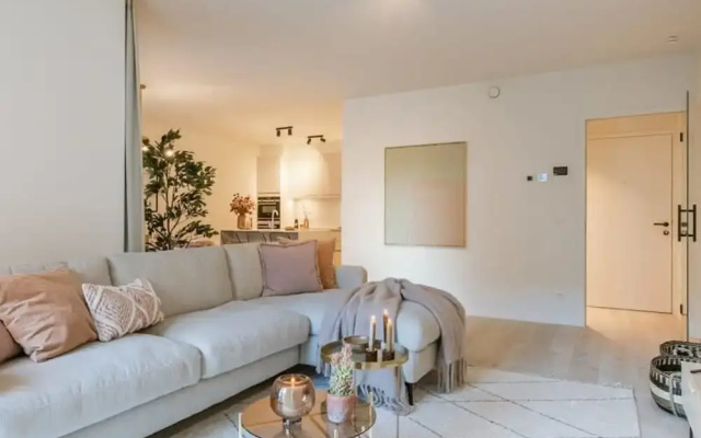 Apartment With Terrace Close to the sea