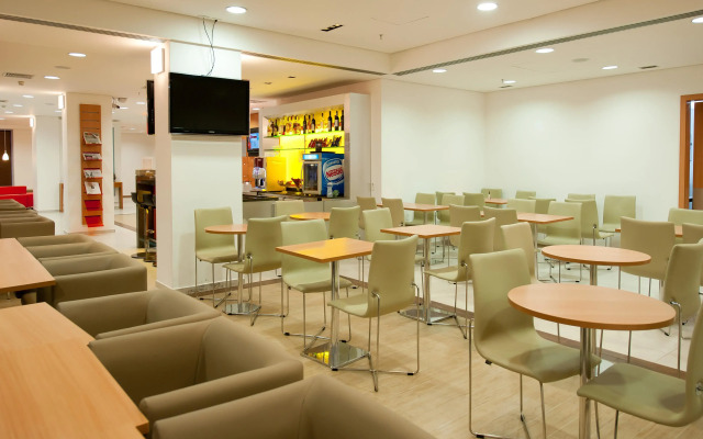 Ibis Santos Gonzaga Praia