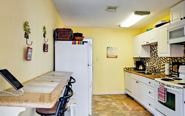 4121 Las Palmas Street Home by RedAwning