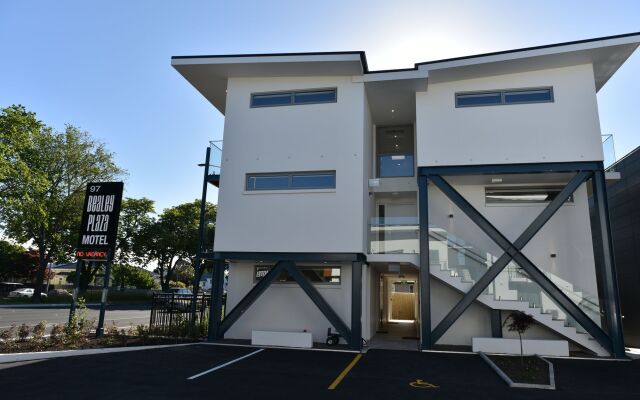 Bealey Plaza Motel