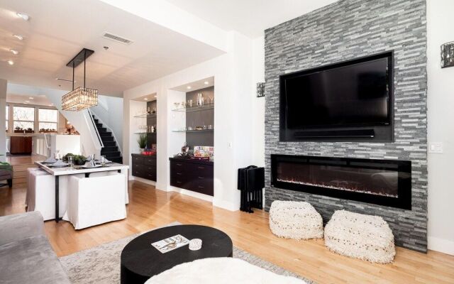 Chic City Park Home Rooftop Deck Views