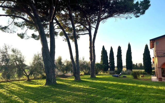 Tuscan Villa 5mins From Beach, Sleeps 8, ev Point