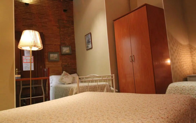 Hostal Orleans