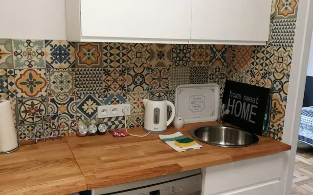 Labo Apartment Metro Plocka
