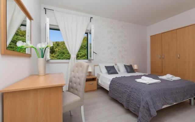 Apartments Villa Carica