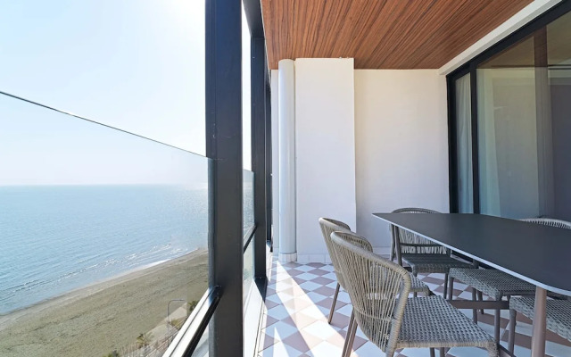 LIV Mackenzie Beach Suites