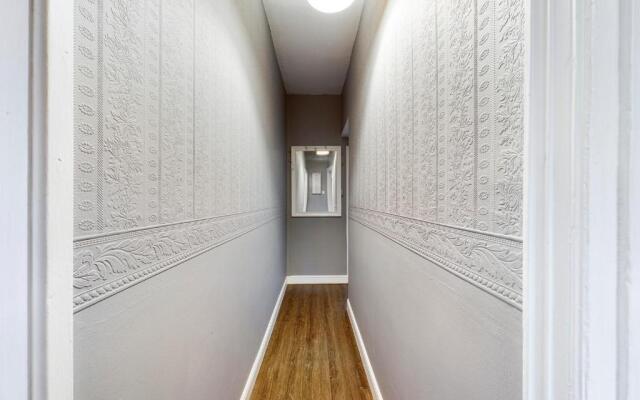 Cheerful 3 bedroom home with free parking and WIFI