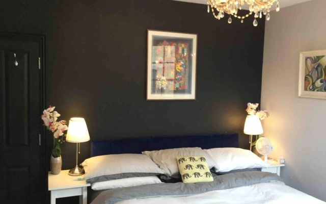 Remarkable Apartment Near London Tower Bridge