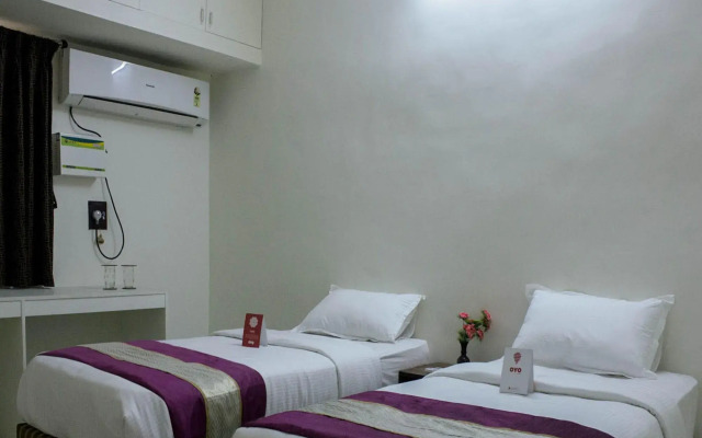 Rose Flower Service Apartment by OYO Rooms
