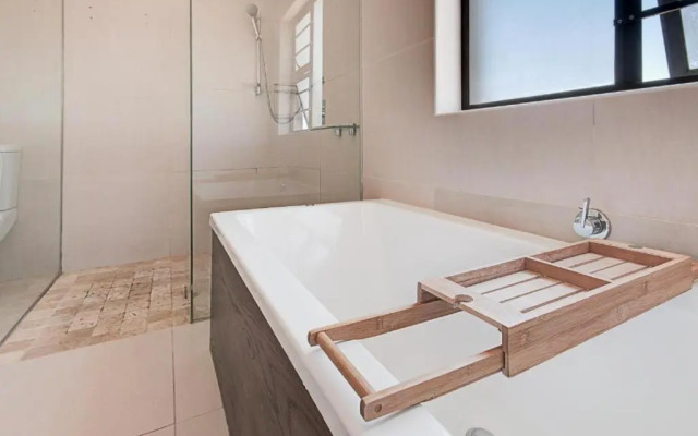 Spacious 4 bedroom hideout sanctuary with pool