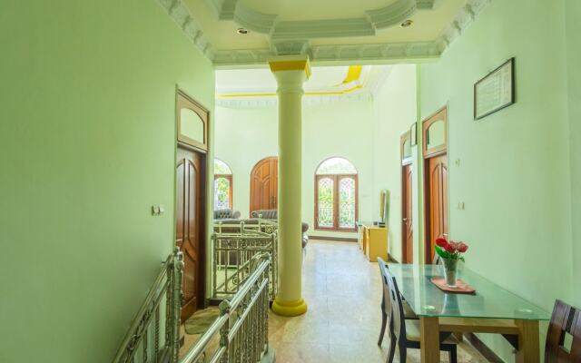 Senaz Residence by OYO Rooms