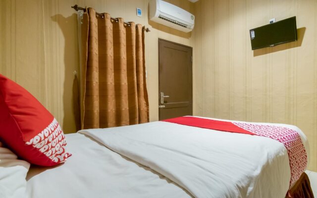 OYO 741 Hotel Labuhan Raya