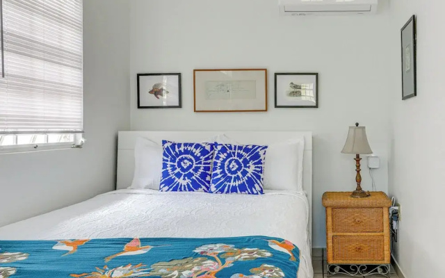 Walk to Beach! Vieques Casita w/ Pool Access
