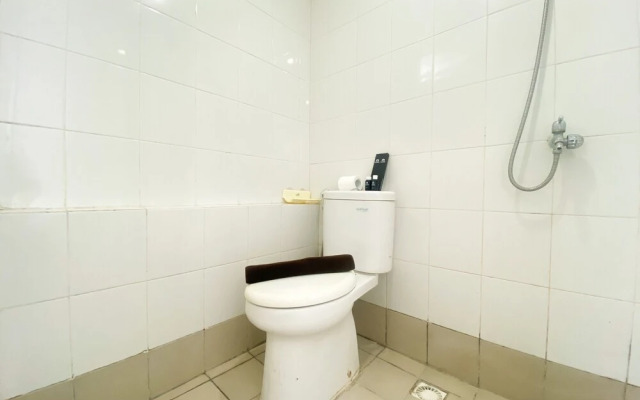 Best Strategic and Chic Studio at Bassura City Apartment