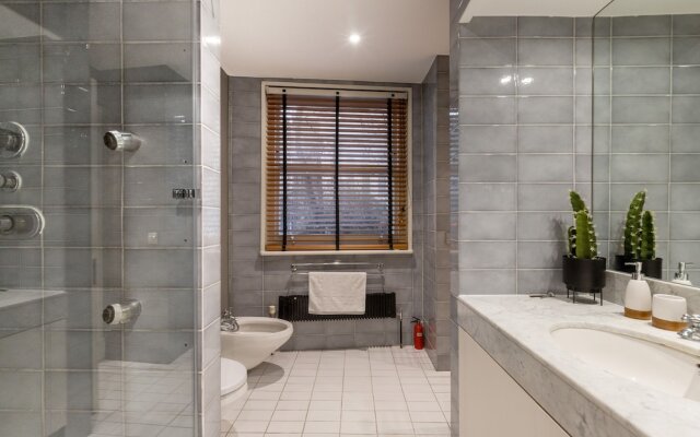 Knightsbridge - Hyde Park Apartment