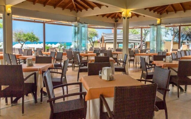Villa Side Hotel