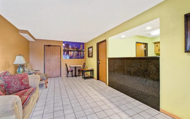 Super 8 Mentor/Cleveland Area