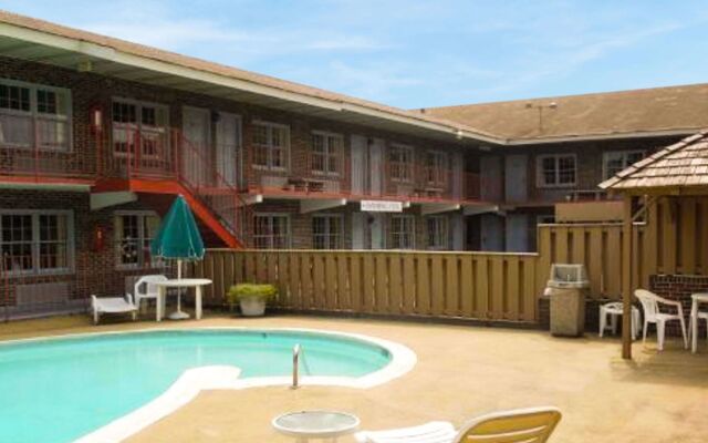 Capt. John Smith Inn