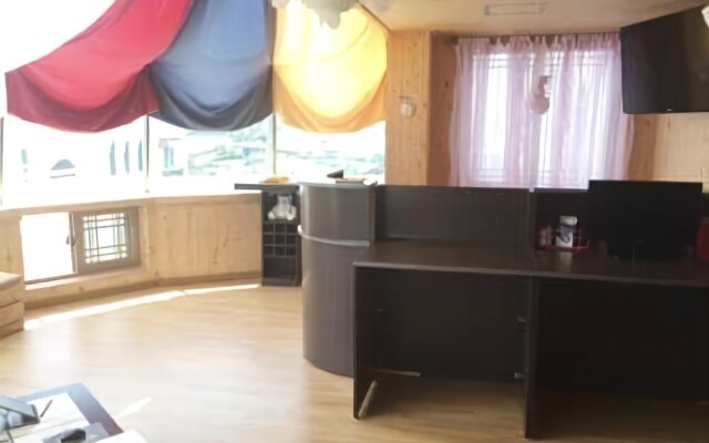 Shinyang Beach Pension