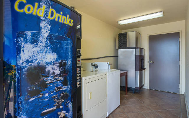 Quality Inn Calhoun North I-75