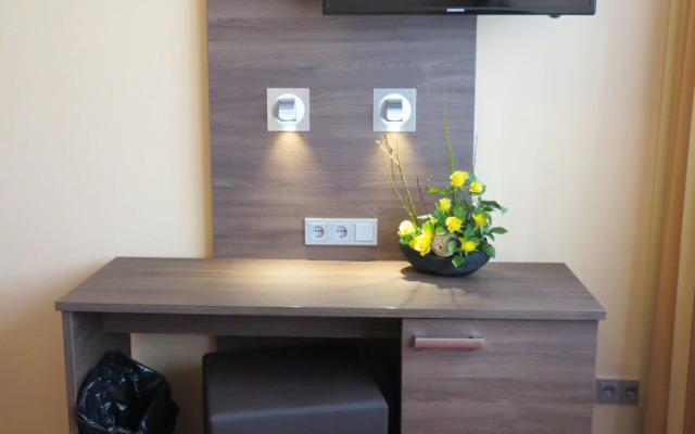 Ates Hotel Lampertheim by Aurum