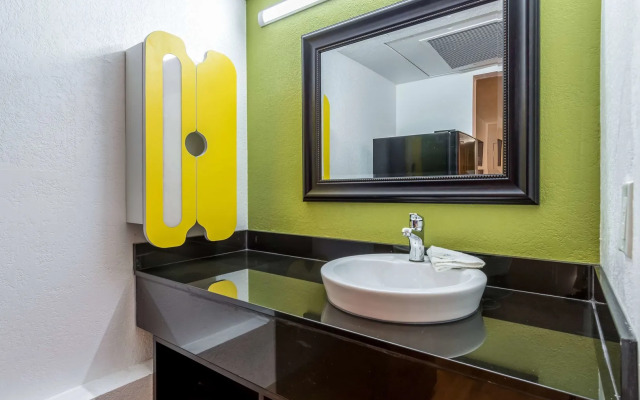 Studio 6 Buttonwillow, CA