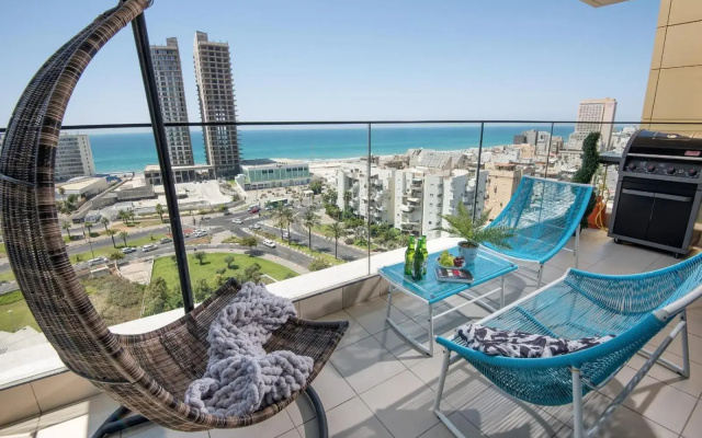 Bat Yam Luxery 4BR Sea View Suite