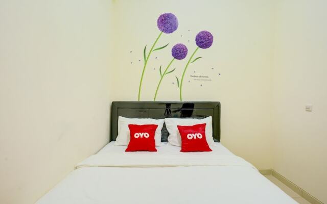 Innapp Tenggilis Family Residence by OYO Rooms