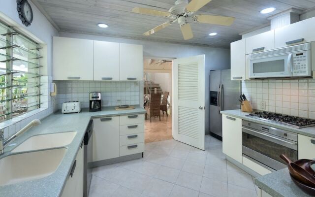 Bluff Cottage by Altman
