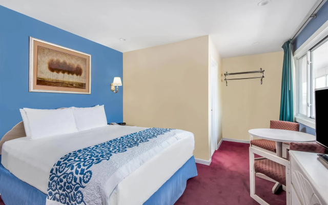 Days Inn Hicksville - Long Island