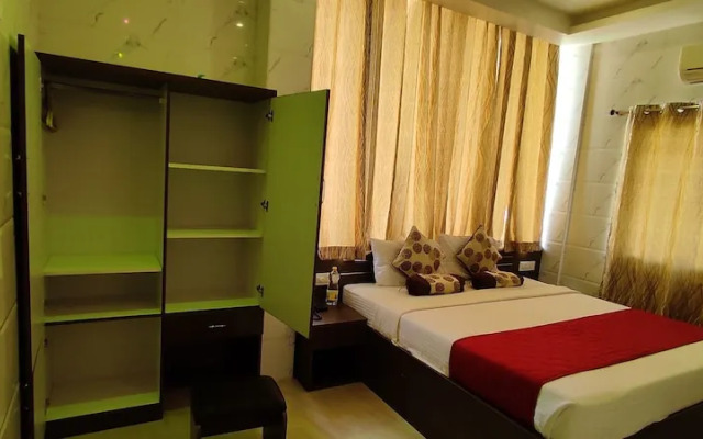 Sri Maharaja Residency