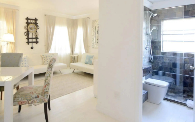 Sunrise Court Apartments