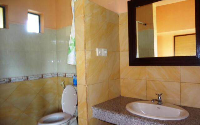 Wahyu Bungalow And Restaurant