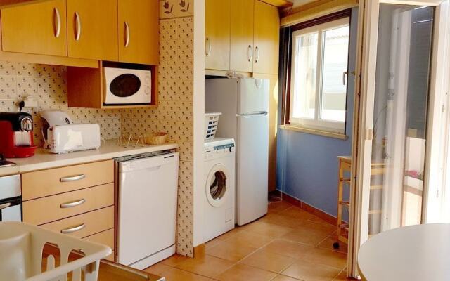 Cozy Apartment near the beach