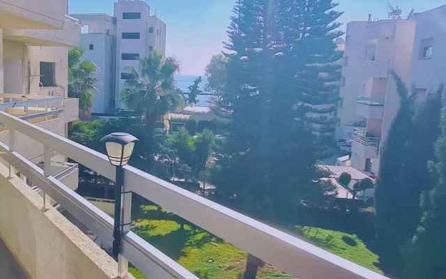 02 LIM - Stay Vivid City Apartment