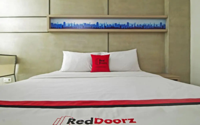 RedDoorz Plus @ Setiabudi Eight