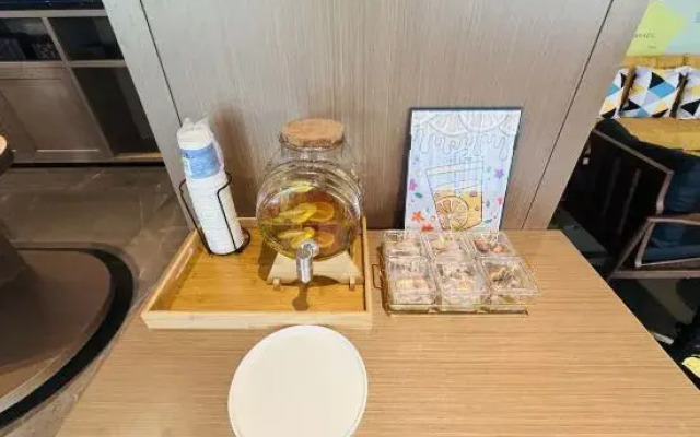 Kyriad Marvelous Hotel Zhengzhou Chengdong Road Wenmiao Subway Station