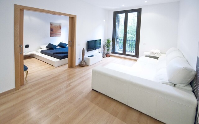 Roger de Lluria Design Aparments