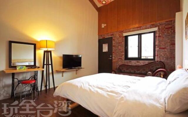 Red brick 642 B&B