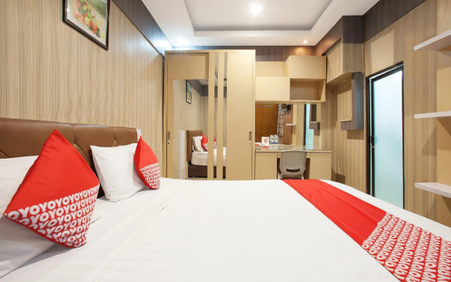 OYO 164 Ang's Residence