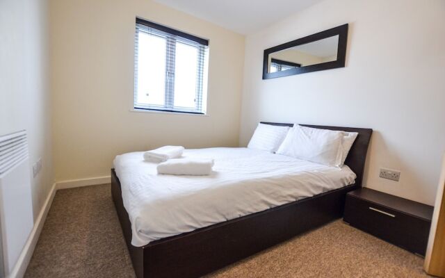 Gunwharf Quays Chic Apartment
